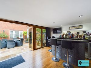 Garden Bar- click for photo gallery